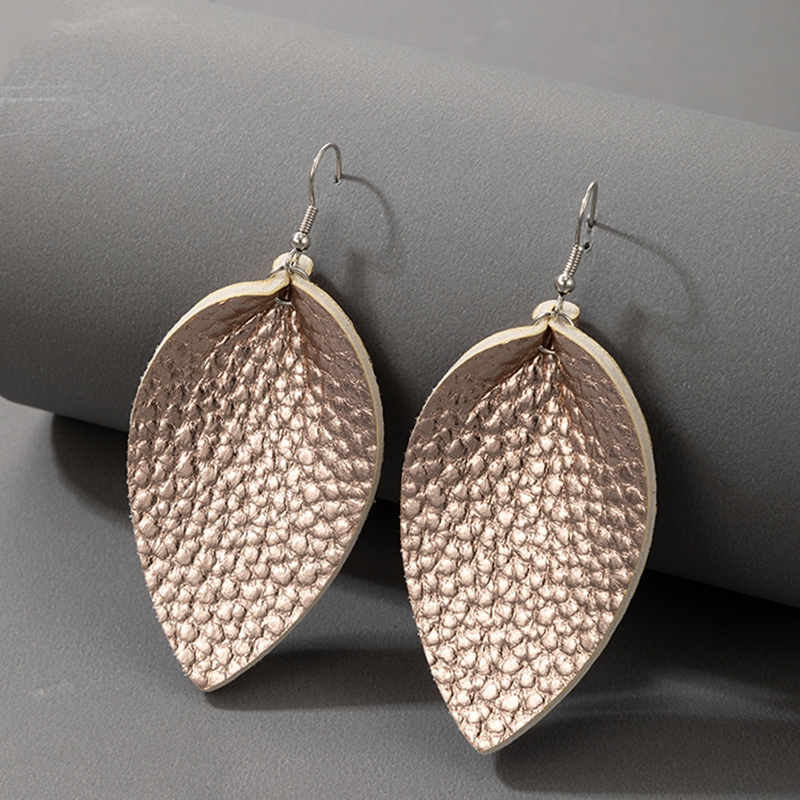 Retro Snake Pattern Imitation Leather Leaf Earrings display picture 4