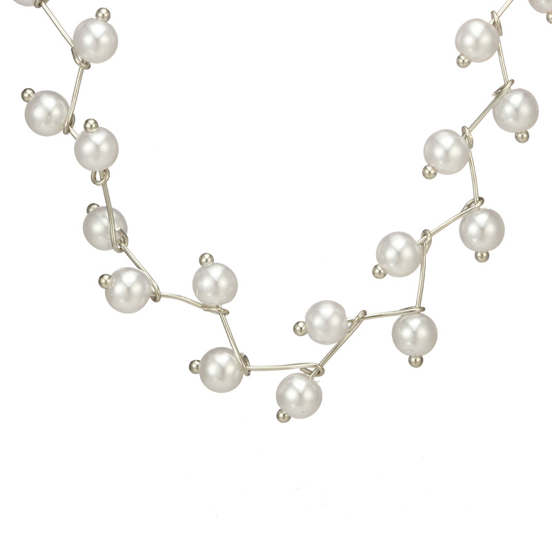 Simple Pearl Fashion Short Necklace display picture 4