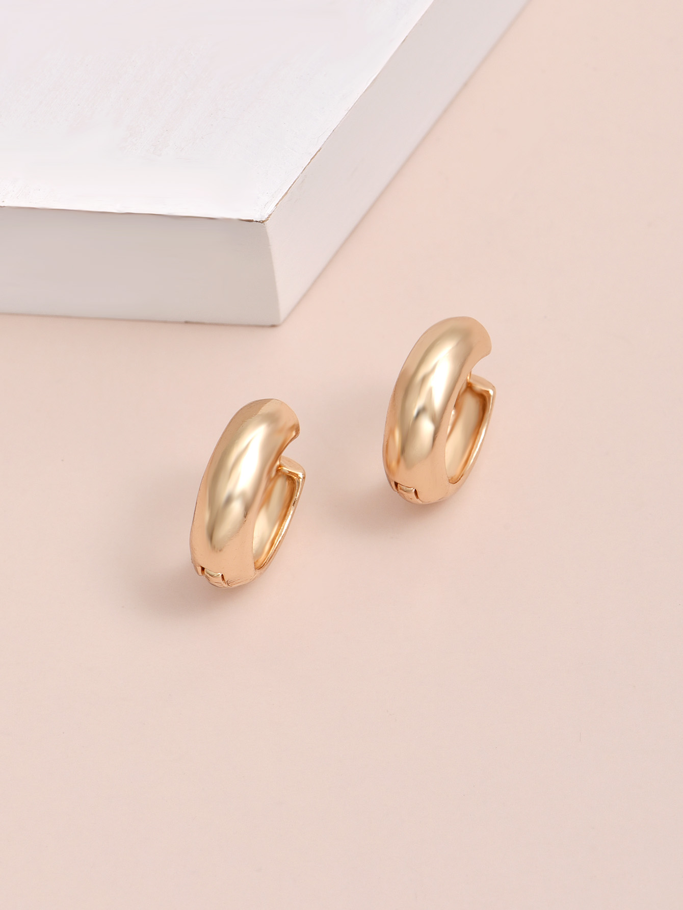 Fashion Simple Alloy Circle Earrings display picture 3