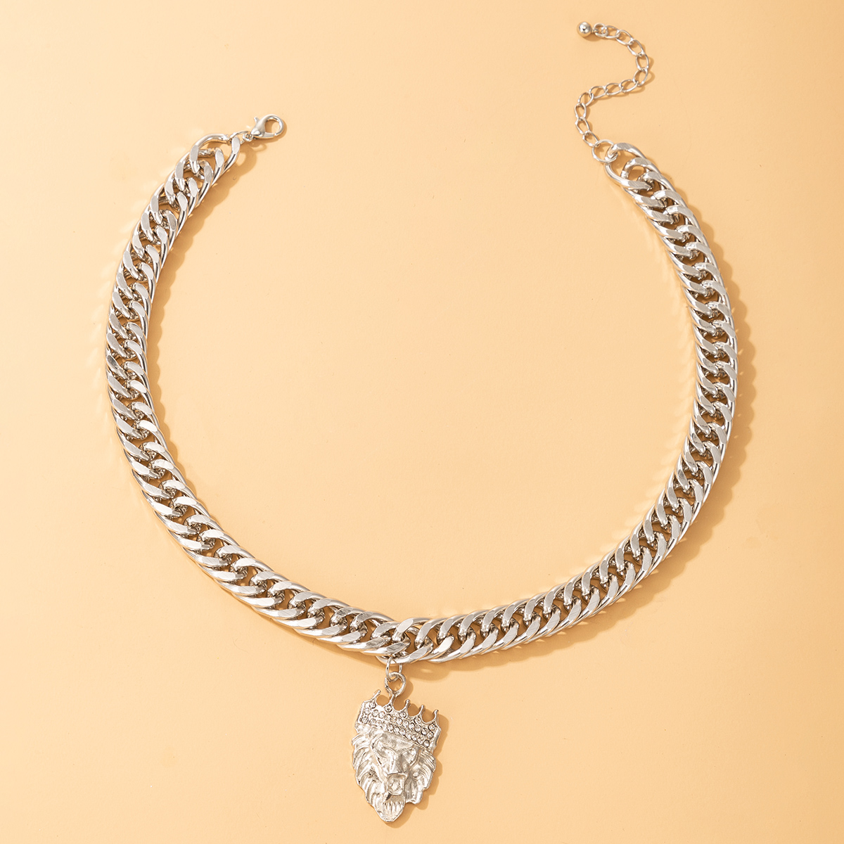 Retro Exaggerated Diamond Pendant Necklace display picture 8