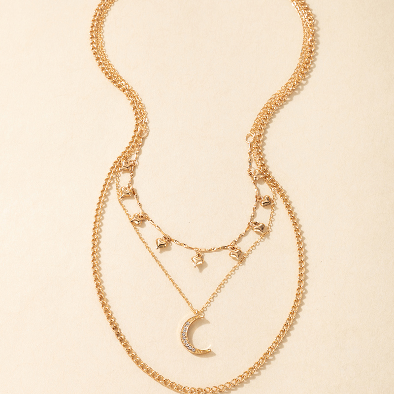 Simple Diamond Moon Pendant Necklace display picture 8