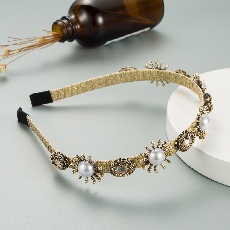 New Style Golden Pearl Flower Headband display picture 5