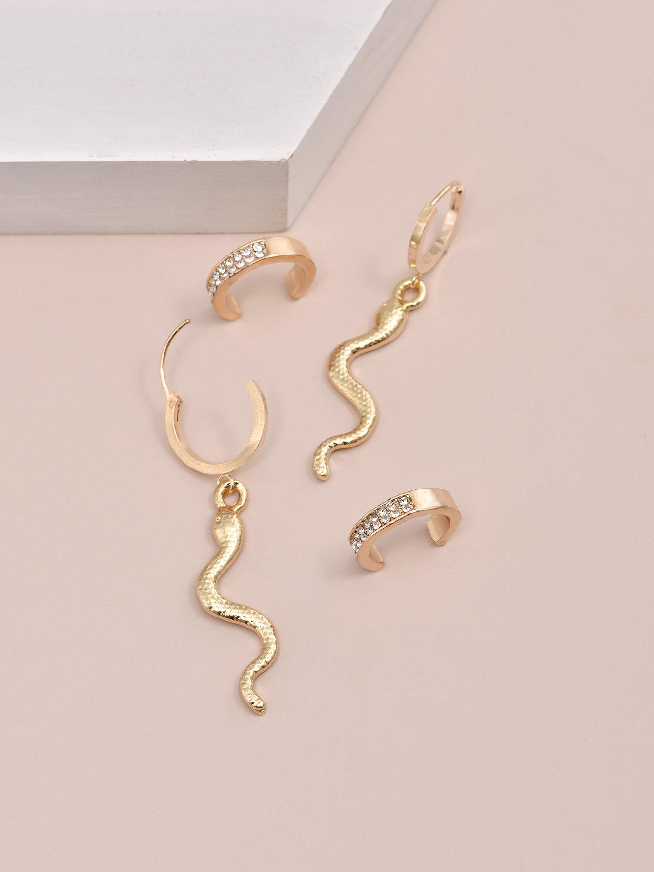 Pendientes De Moda En Forma De Serpiente display picture 2