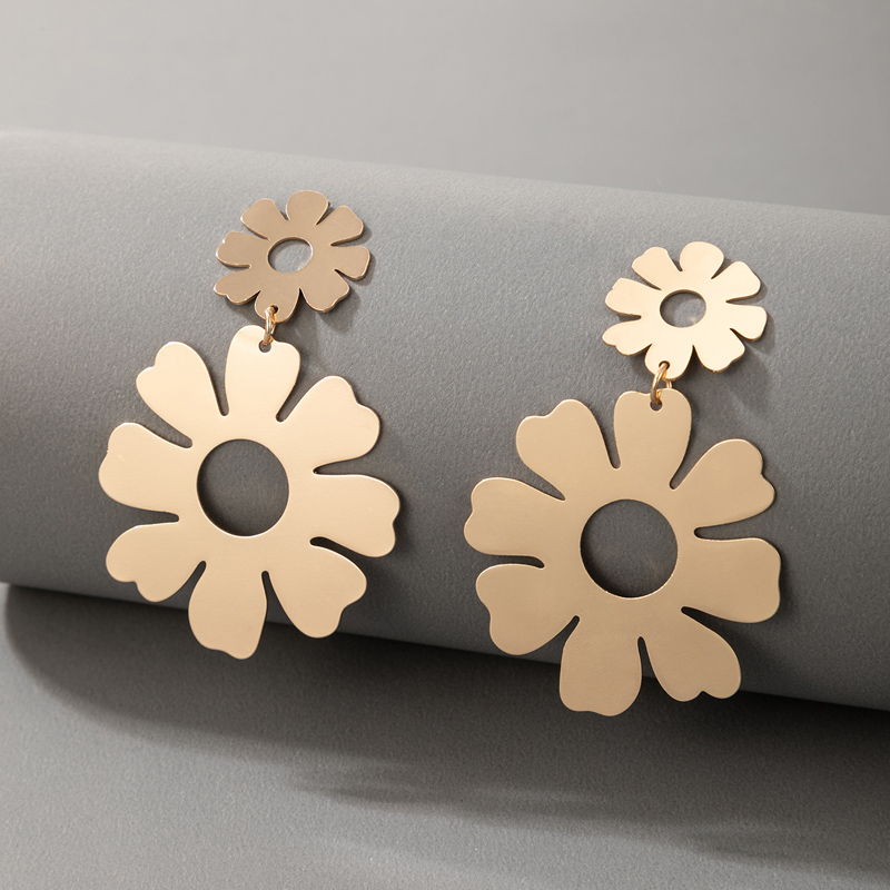 Bohemian Style Alloy Flower Earrings display picture 1