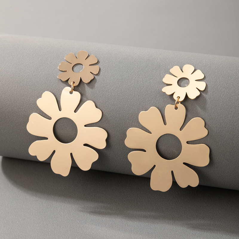 Bohemian Style Alloy Flower Earrings display picture 2
