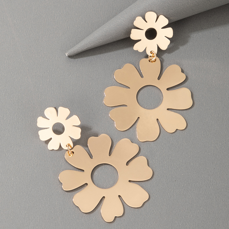 Bohemian Style Alloy Flower Earrings display picture 3