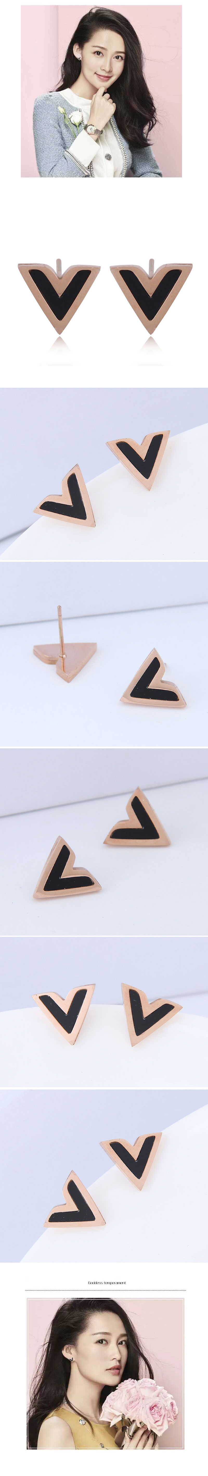 Korean Ol Letter Titanium Steel Earrings display picture 1