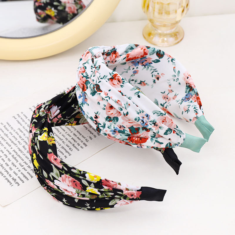 Wholesale Retro Printed Fabric Hair Band Floral Headband display picture 3