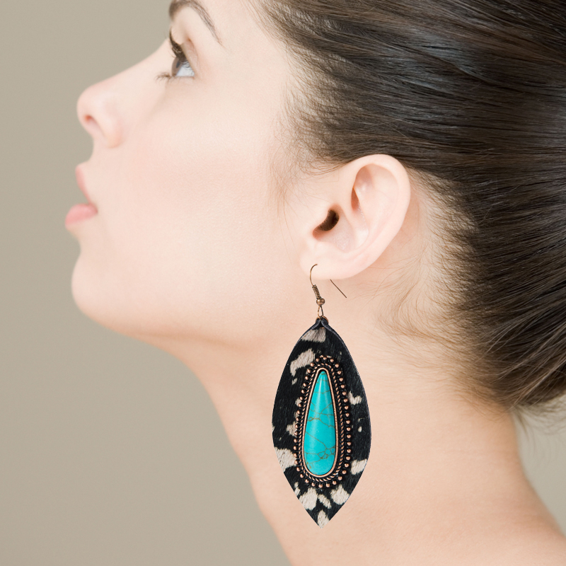 Fashion Leather Earrings Exaggerated Leopard Blue Turquoise Earrings display picture 2