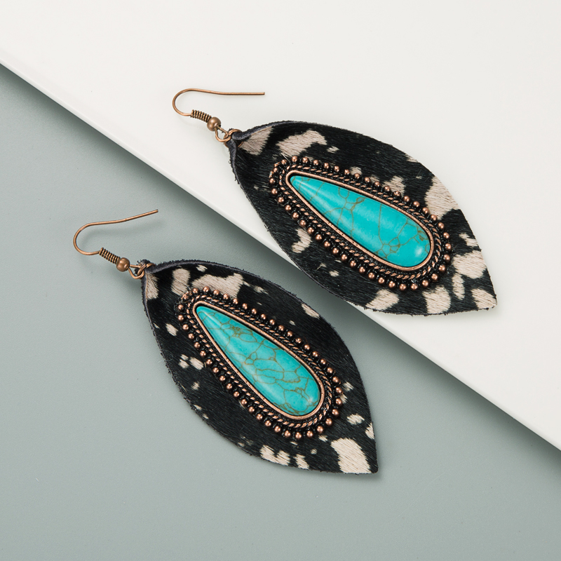 Fashion Leather Earrings Exaggerated Leopard Blue Turquoise Earrings display picture 4