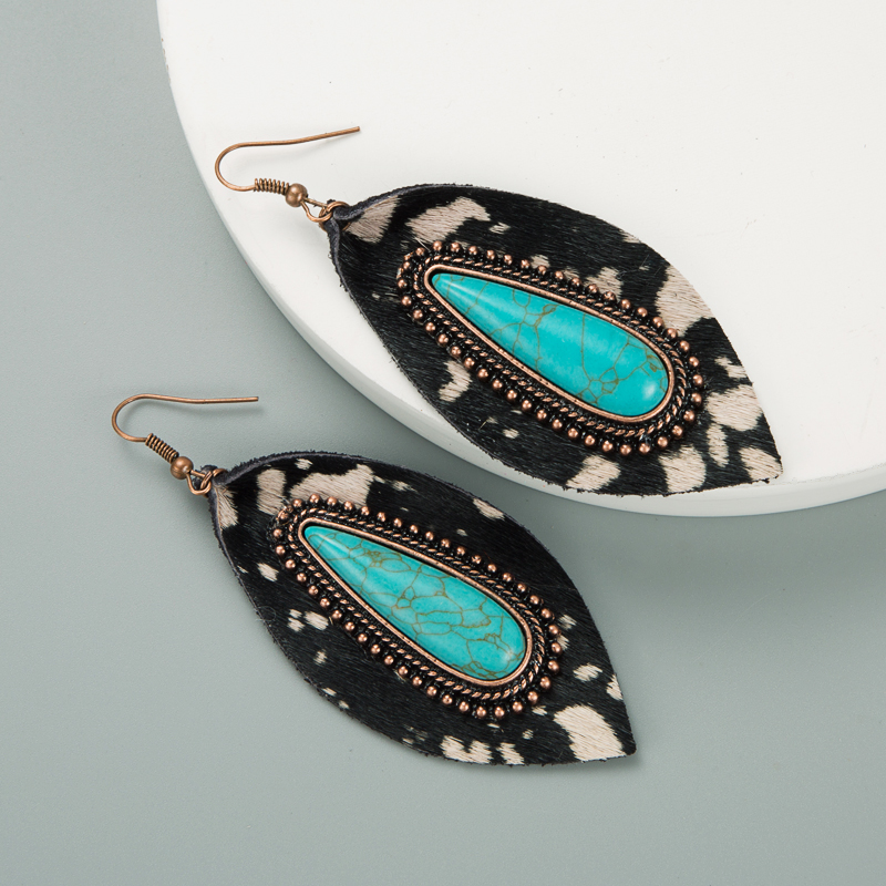 Fashion Leather Earrings Exaggerated Leopard Blue Turquoise Earrings display picture 6