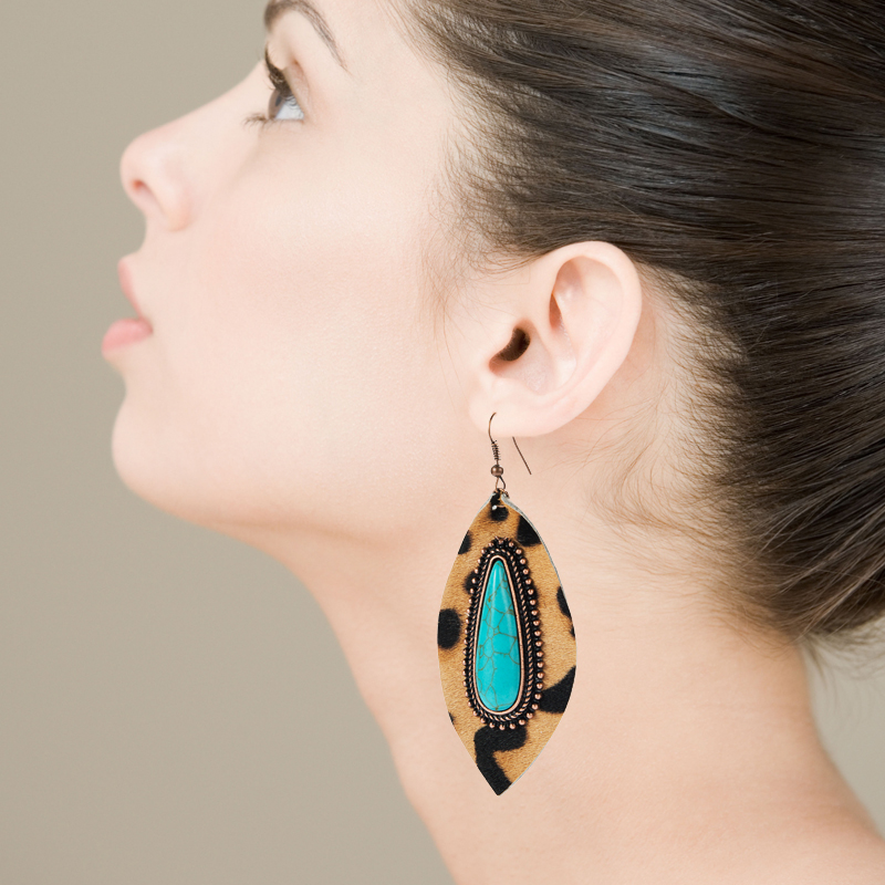 Exaggerated Drop-shaped Turquoise Leather Leopard Print Earrings display picture 2
