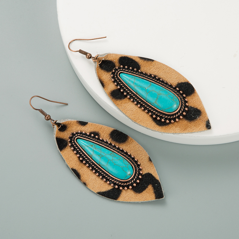 Exaggerated Drop-shaped Turquoise Leather Leopard Print Earrings display picture 5