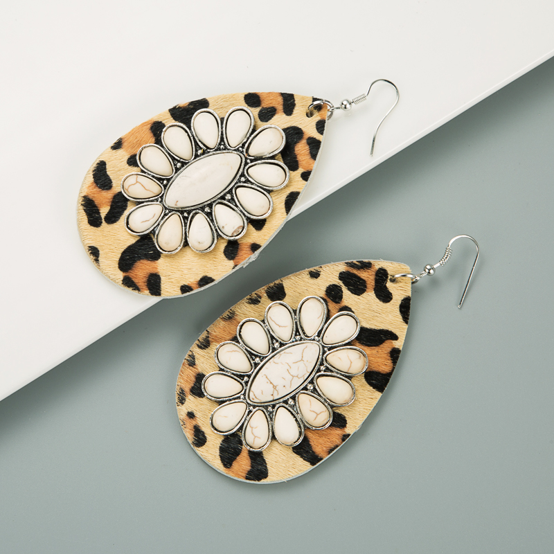 Bohemian Drop-shaped Leather Leopard Earrings Exaggerated White Turquoise Earrings display picture 3