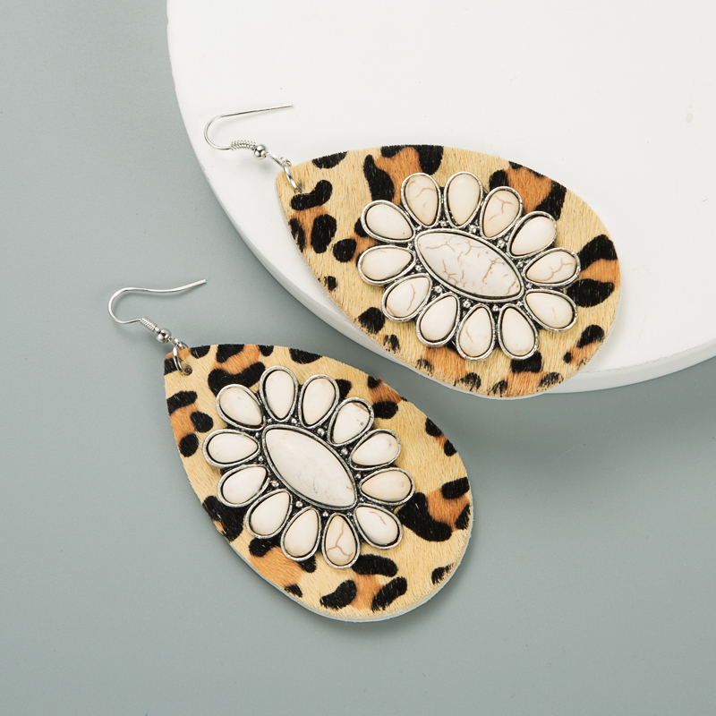 Bohemian Drop-shaped Leather Leopard Earrings Exaggerated White Turquoise Earrings display picture 4