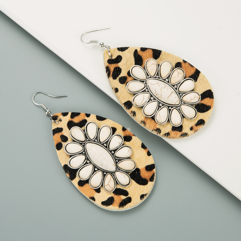 Bohemian Drop-shaped Leather Leopard Earrings Exaggerated White Turquoise Earrings display picture 6