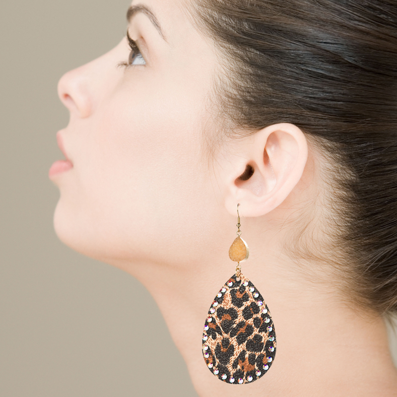 Fashion Pu Leather Leopard Print Bohemian Rhinestone Earrings display picture 2