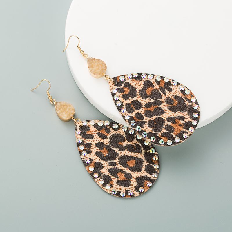 Fashion Pu Leather Leopard Print Bohemian Rhinestone Earrings display picture 4