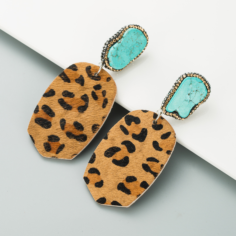 Fashion Exaggerated Geometric Leather Leopard Print Earrings display picture 3