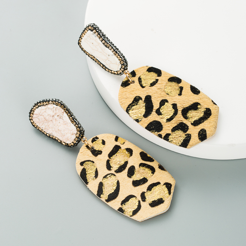 Fashion Exaggerated Geometric Leather Leopard Print Earrings display picture 5