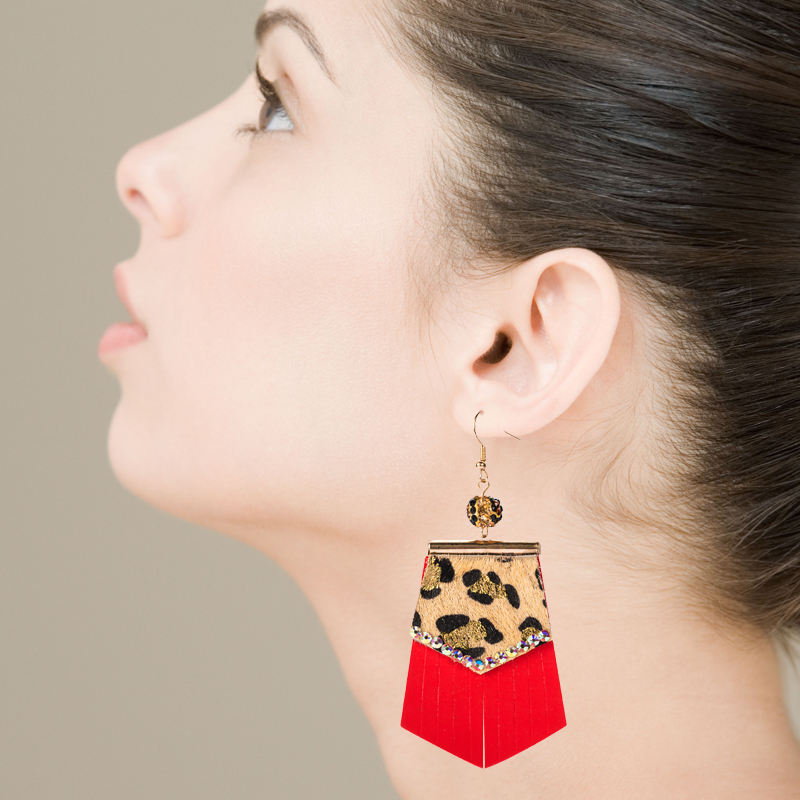 Leopard Print Hot Stamped Long Leather Rhinestone Earrings Bohemian Earrings display picture 2