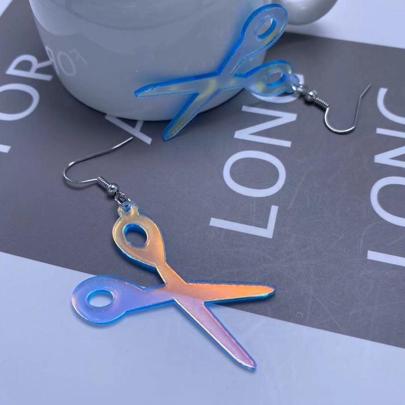New Acrylic Color Reflective Scissors Women's Earrings display picture 5