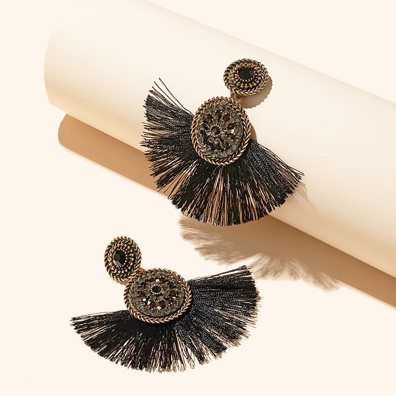 Simple Fashion New Style Tassel Earrings display picture 2