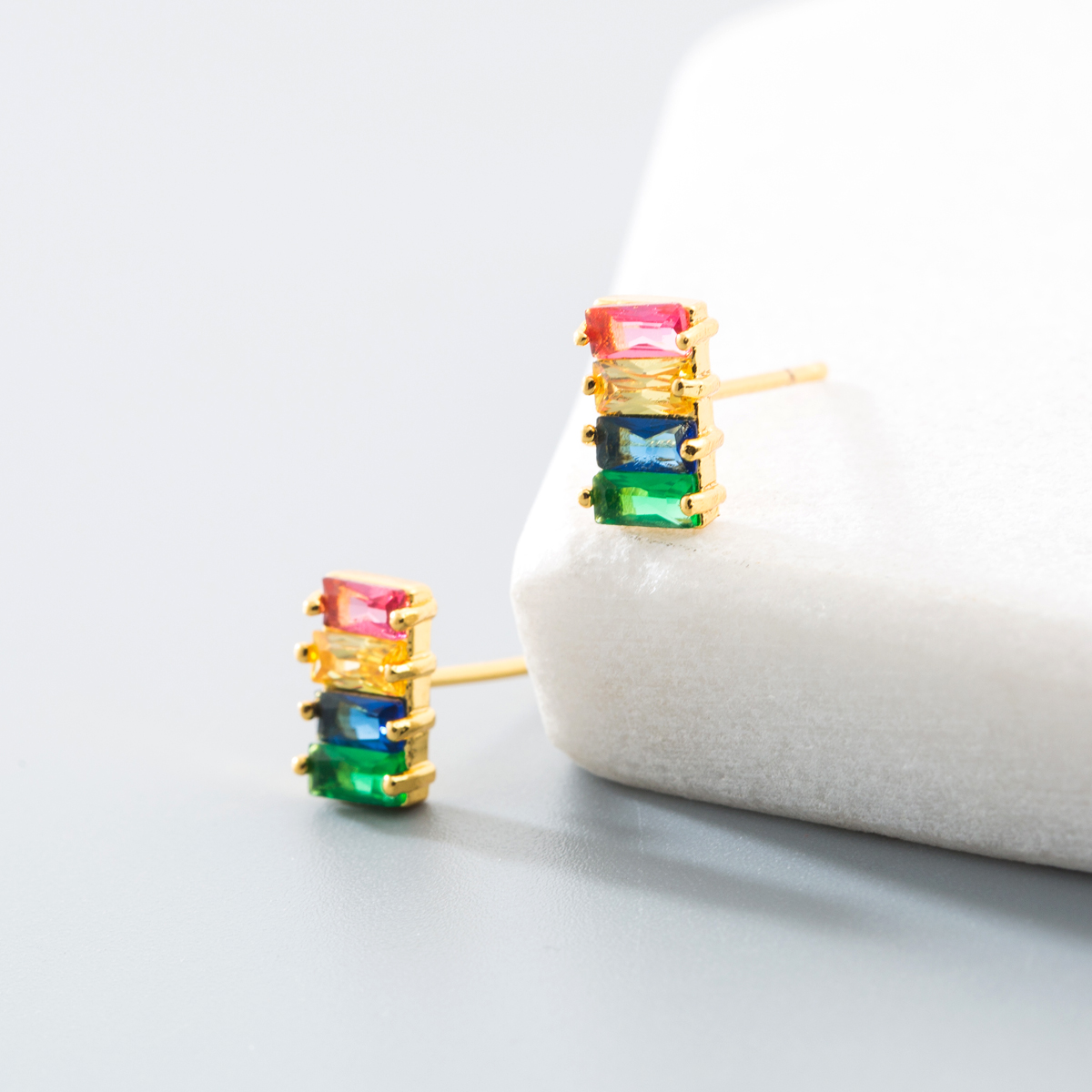 Fashion New Simple Style Rainbow Colorful Zircon Geometric Earrings display picture 4