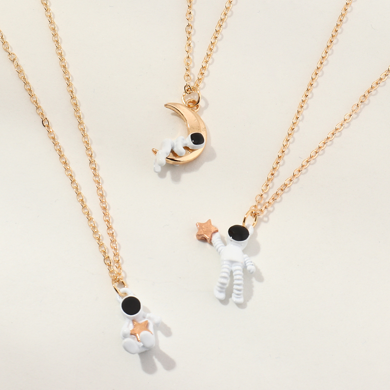 Korean Style New Simple Space Astronaut Pendant Necklace display picture 2