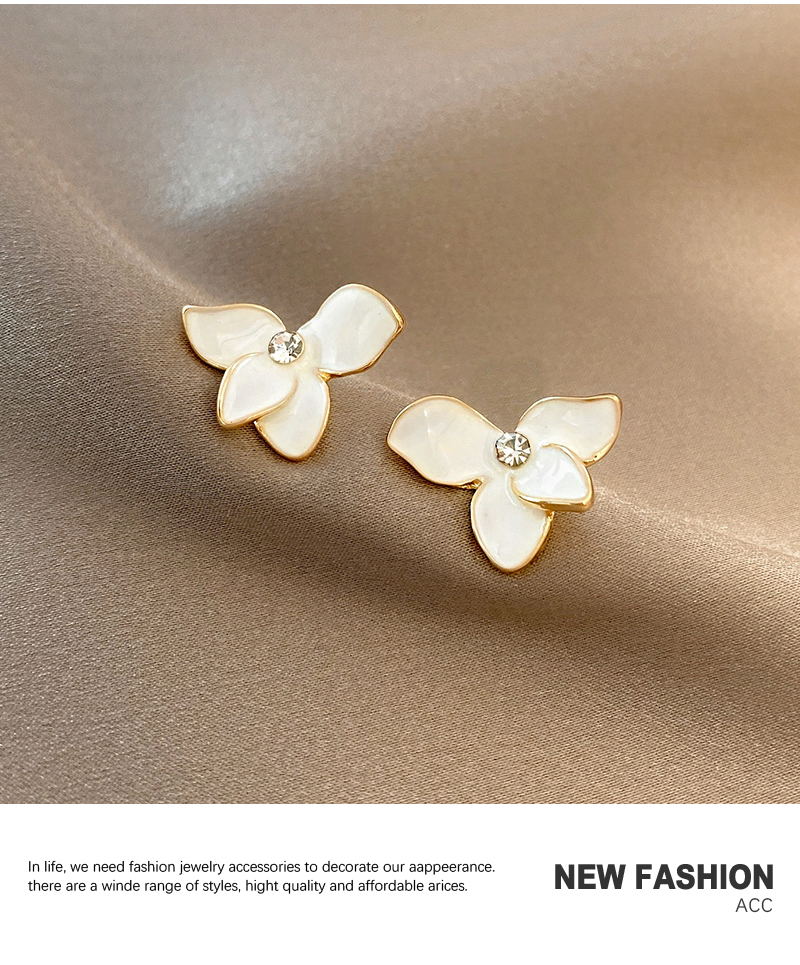 Fashion Style New White Petal Zircon New Earrings display picture 9