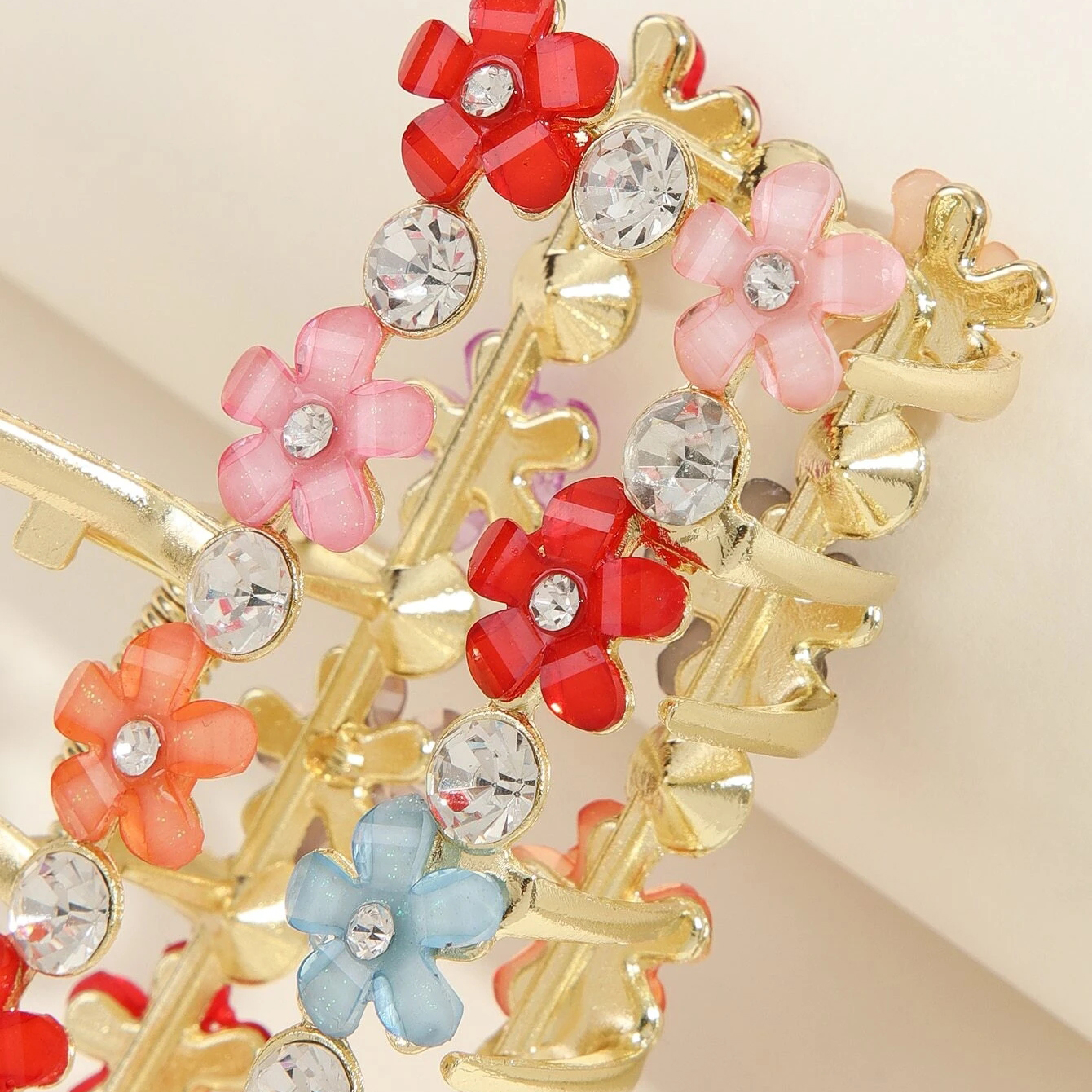 Simple Fashion Color Flower Rhinestone Hairpin display picture 4