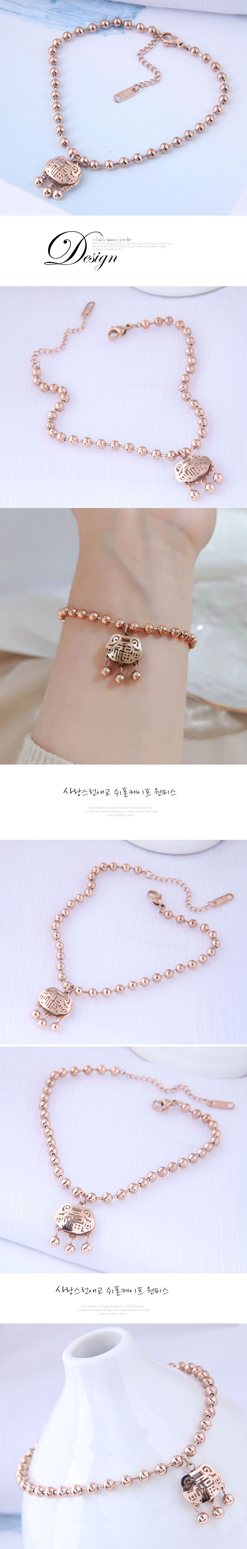 Korean Fashion Sweet Simple Lock Titanium Steel Bracelet display picture 1