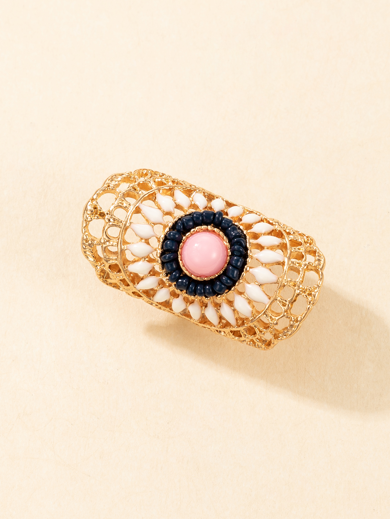 Retro Hollow Bead Pink Gem Alloy Ring display picture 5