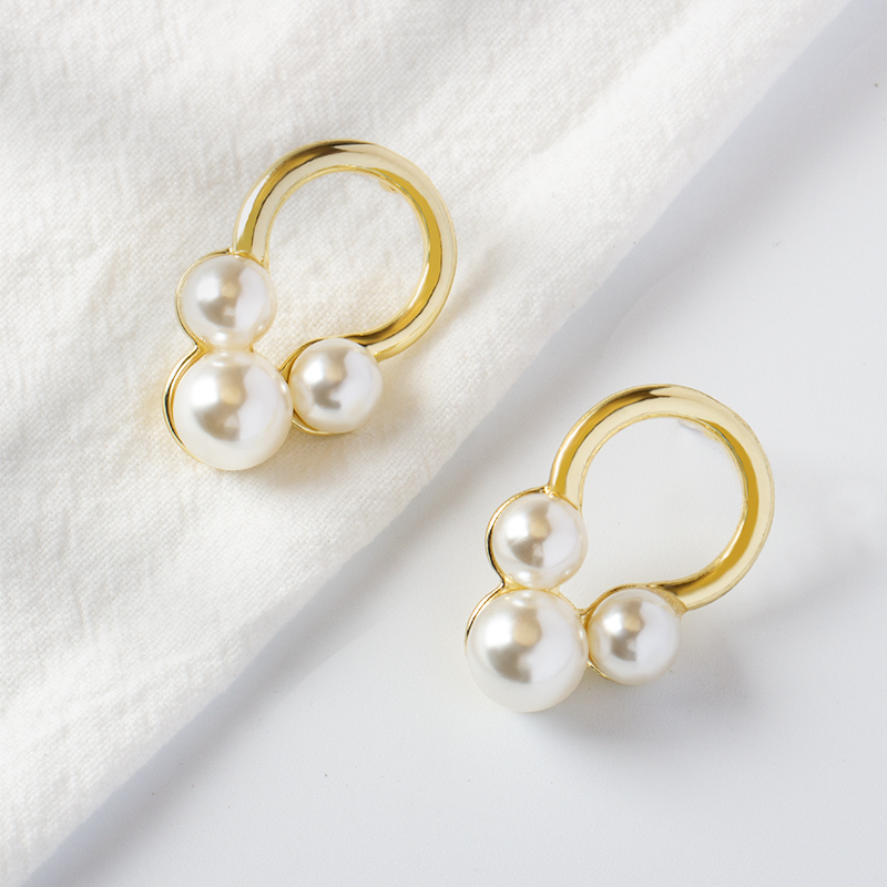Wholesale Fashion Pearl Earrings display picture 2