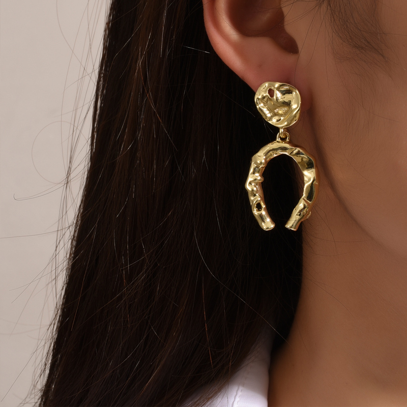 Fashion Geometric U-shaped Metal Earrings display picture 1