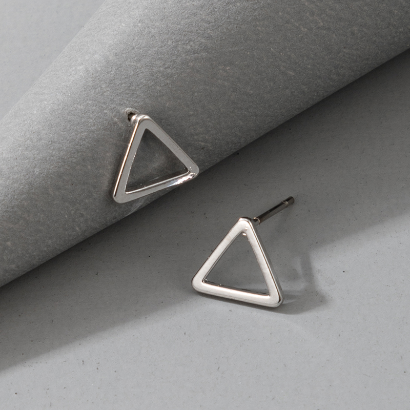 Mode Neuer Stil Einfache Legierung Geometrische Dreieck Ohrringe display picture 7