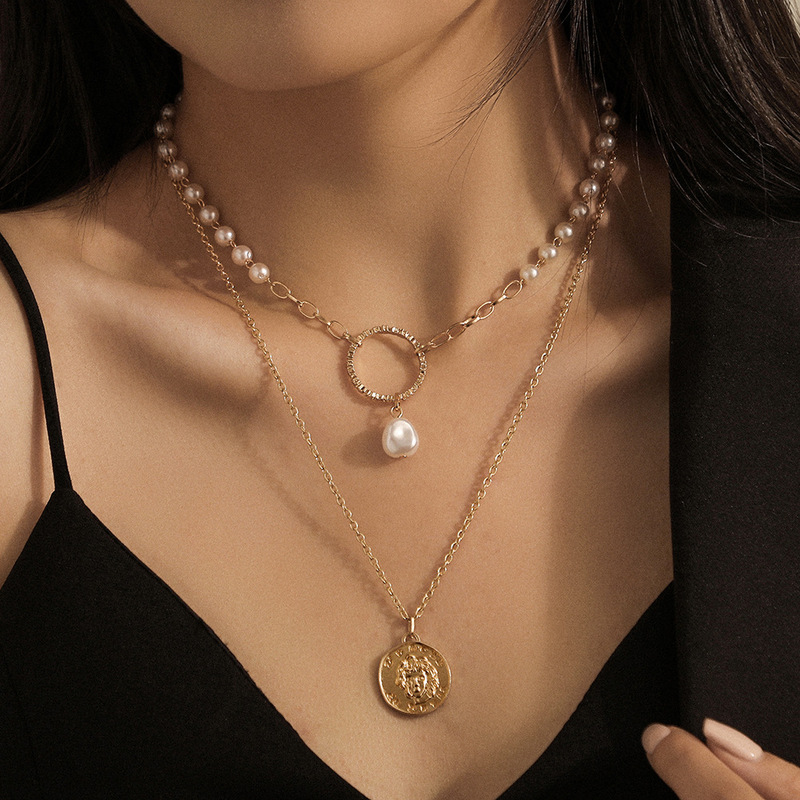 Retro Double Layer Coin Pearl Pendant Neckalce display picture 2