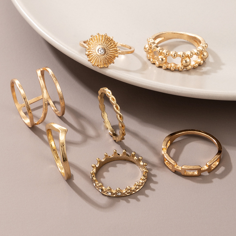 Fashion Gold Diamond Geometric Twist Ring Set Of 7 display picture 2