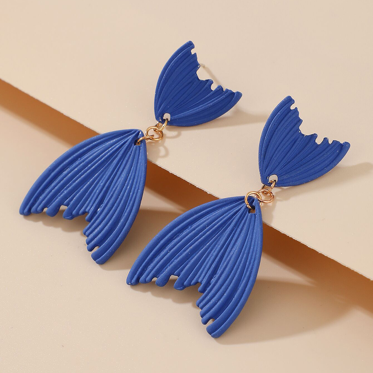 New Blue Fishtail Irregular Alloy Earrings display picture 4