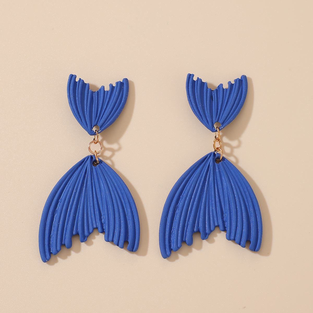 Neue Blaue Fischschwanz Ohrringe Aus Unregelmäßiger Legierung display picture 5