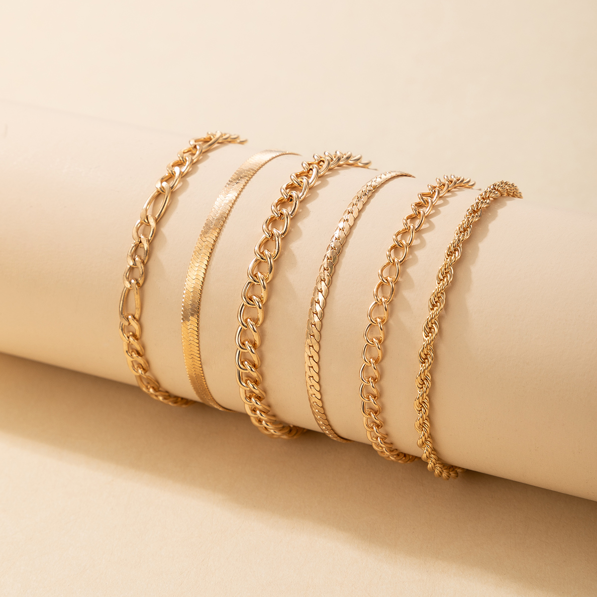 Simple Golden Metal Twist Bracelet 6-piece Set display picture 1