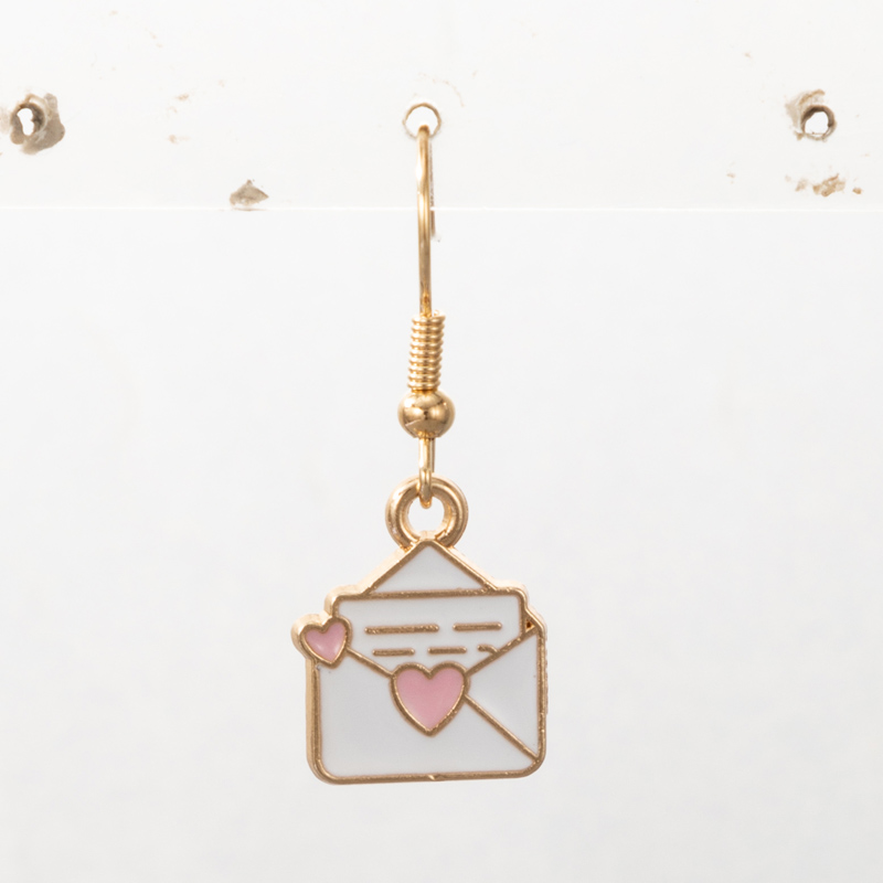 Simple Fashion Heart-shaped Envelope Earrings display picture 2