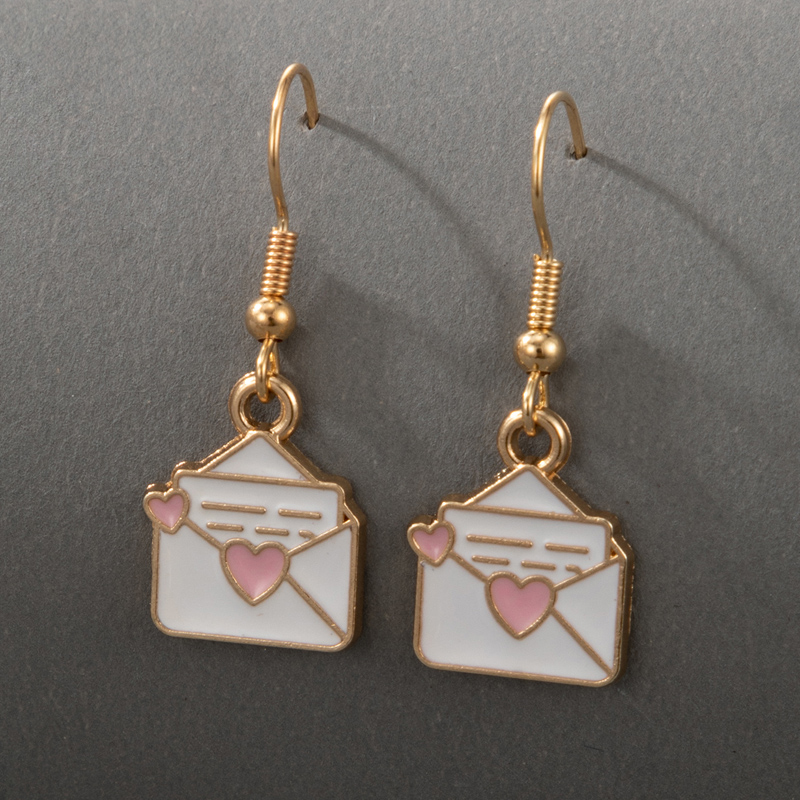 Simple Fashion Heart-shaped Envelope Earrings display picture 3