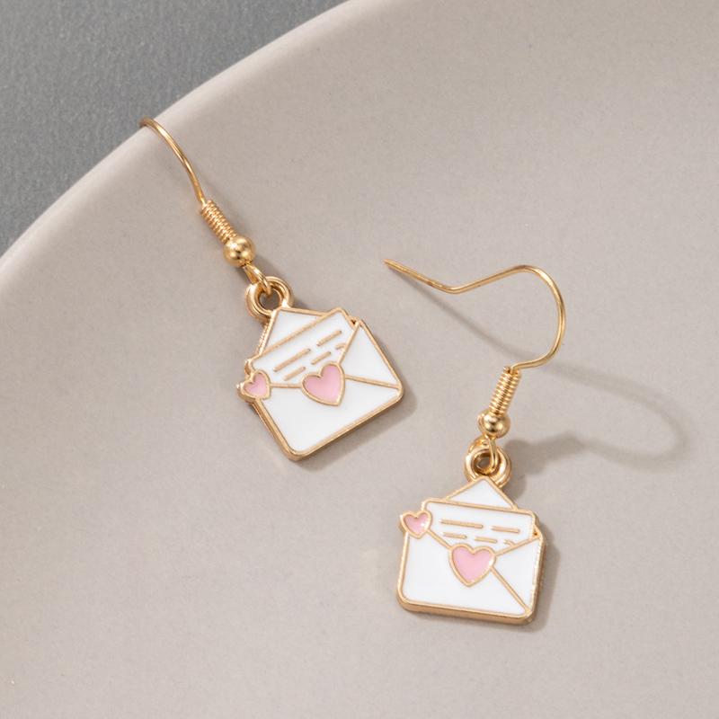 Simple Fashion Heart-shaped Envelope Earrings display picture 6