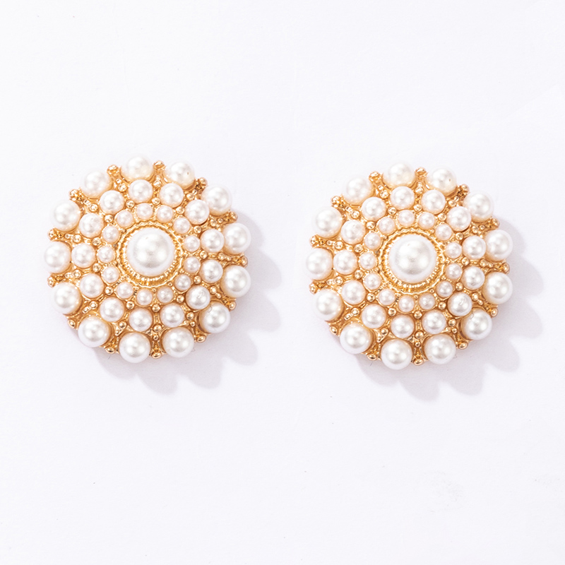 Korean Natural Shell Flower Contrast Pearl Earrings display picture 2