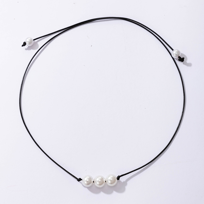 Simple Three Pearl String Necklace display picture 1