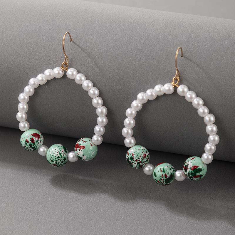 Nihaojewelry Simple Color Contrast Pearl Circle Earrings Wholesale Jewelry display picture 1