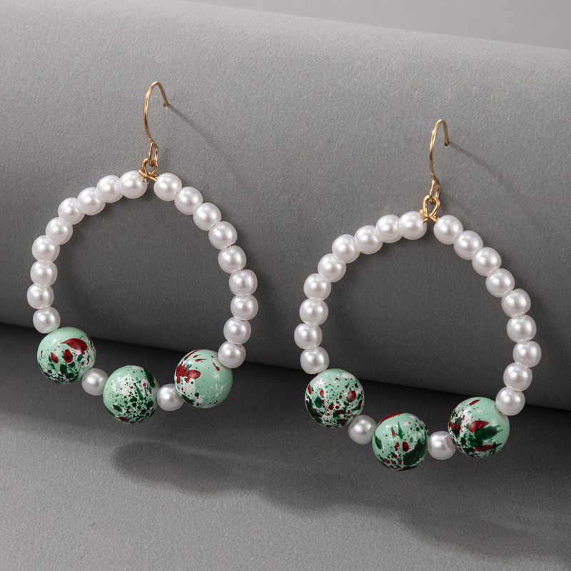 Nihaojewelry Simple Color Contrast Pearl Circle Earrings Wholesale Jewelry display picture 2