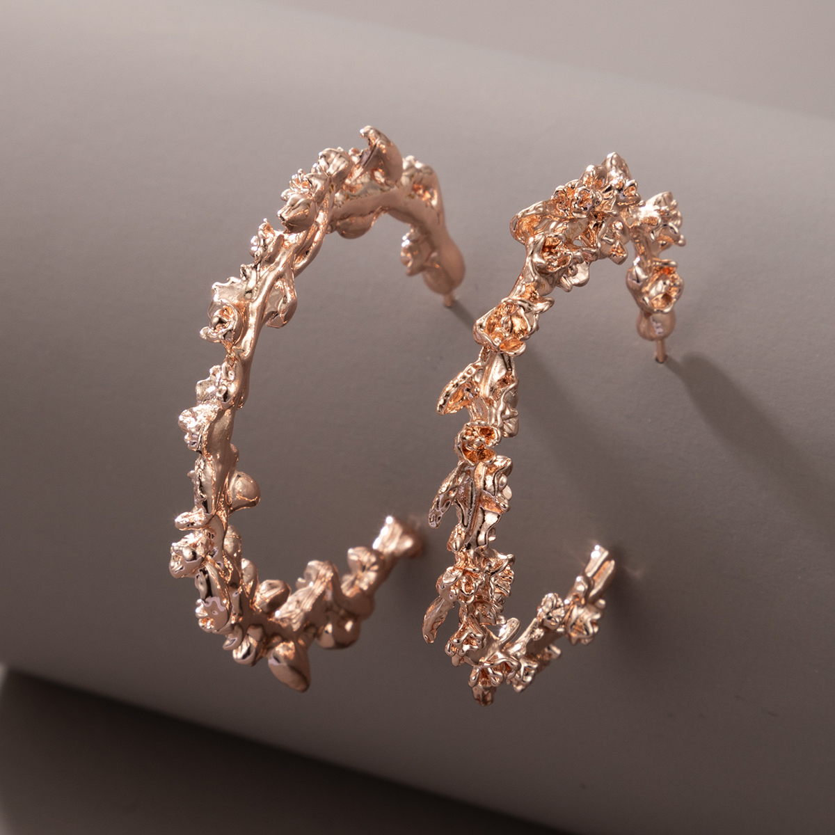 Nihaojewelry Jewelry Rose Gold C-shaped Geometric Earrings Wholesale display picture 3