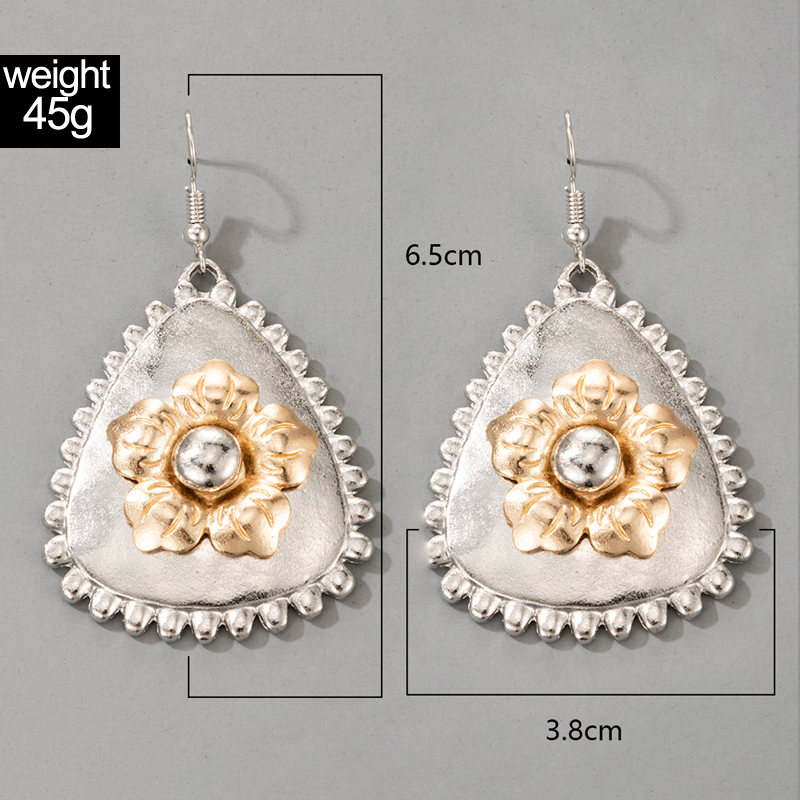 Nihaojewelry Fashion Triangle Geometric Flower Earrings Wholesale Jewelry display picture 2